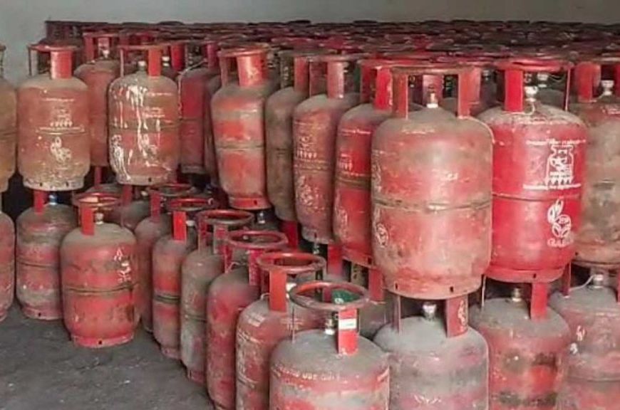 जयपुर में कमर्शियल सिलेंडर का महा-धमाका, 25 दिन में 309 रुपये की भारी बढ़त, व्यापारियों में मचा हड़कंप