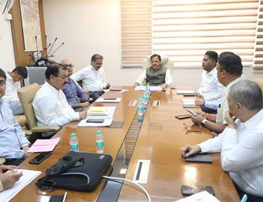 शासकीय मेडिकल कॉलेज ग्वालियर एवं जबलपुर में प्रस्तावित सुदृढ़ीकरण एवं उन्नयन कार्यों को शीघ्र दें अंतिम रूप : उप मुख्यमंत्री  शुक्ल