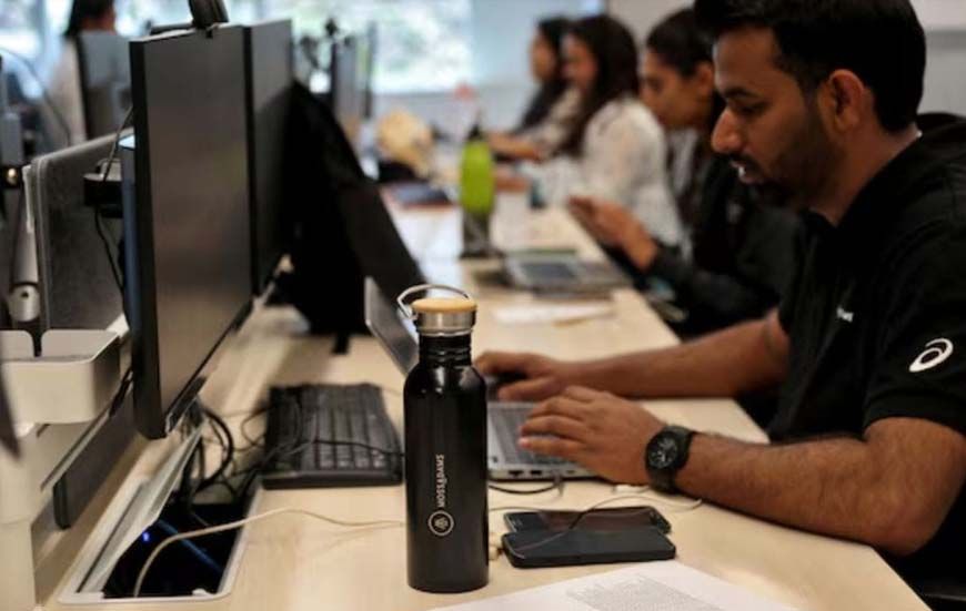 सर्वे 2025: बेरोजगारी में गिरावट, 61.3 करोड़ लोग हुए रोजगारयुक्त; महिलाओं का वेतन वृद्धि पुरुषों से अधिक