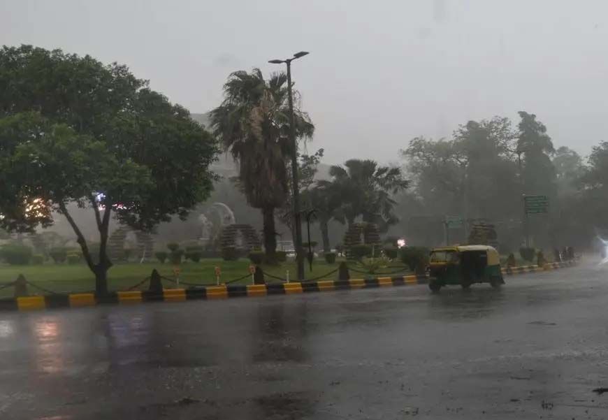 MP में 5 अप्रैल तक ओले और आंधी-बारिश की चेतावनी, भोपाल-इंदौर समेत 30 जिलों में बारिश का अलर्ट