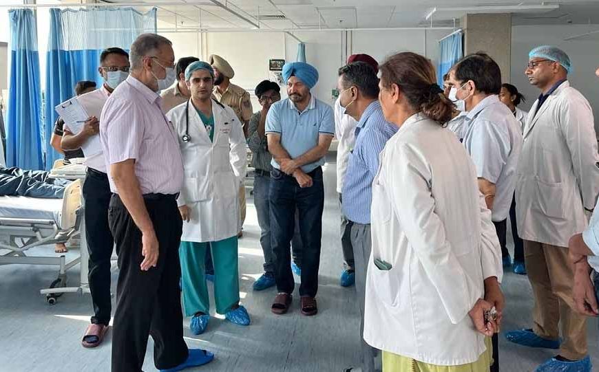 पटियाला अस्पताल में स्वास्थ्य मंत्री का औचक निरीक्षण, महिला मरीजों से की सीधी बातचीत