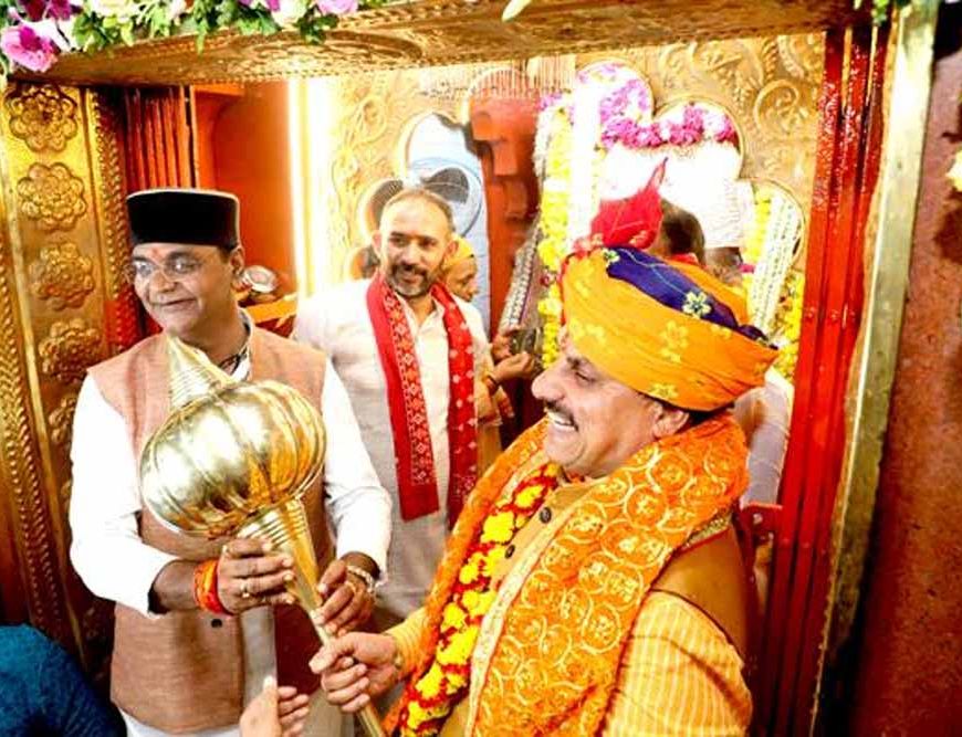 मुख्यमंत्री डॉ. यादव ने छोला क्षेत्र में खेड़ापति हनुमान जन्मोत्सव पर की पूजा-अर्चना
