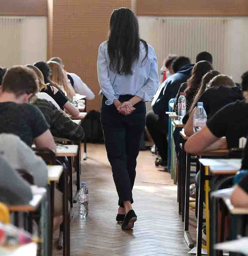 झारखंड के डिग्री कॉलेजों में इंटर की पढ़ाई पर लगा स्थायी विराम, 5 हजार से अधिक शिक्षकों और कर्मचारियों की सेवा हुई समाप्त