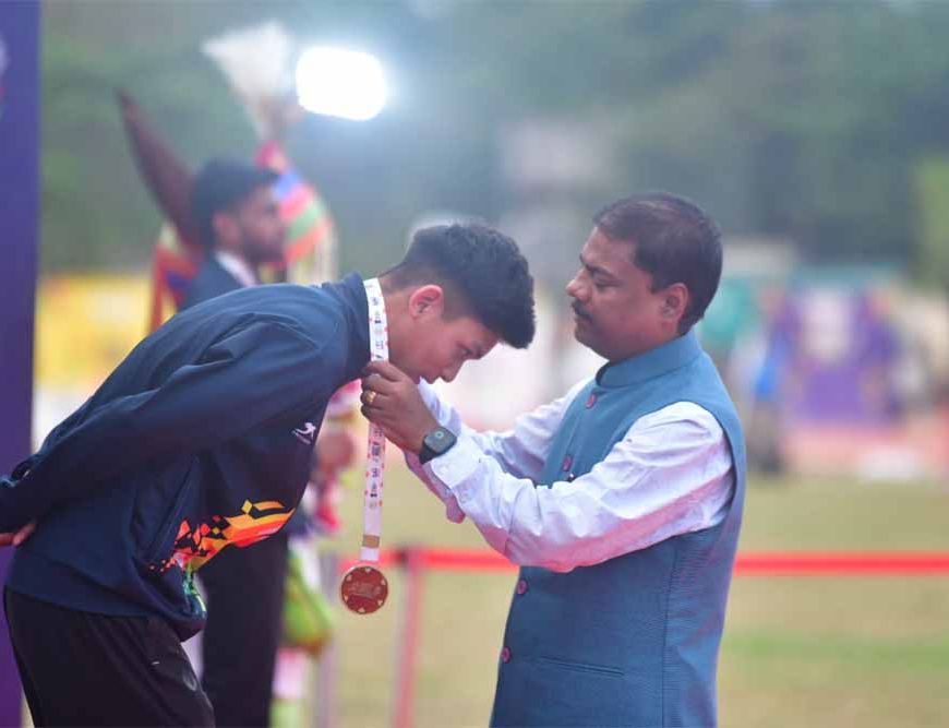 जगदलपुर में जनजातीय खेलों का जलवा, ओडिशा ने जीता खिताब, झारखंड दूसरे स्थान पर