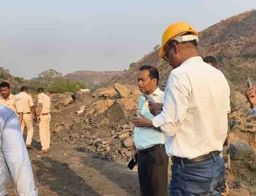 धनबाद भूधसान के बाद अवैध कोयला खनन पर प्रशासन का बड़ा प्रहार, एसडीएम के नेतृत्व में भारी मात्रा में कोयला और वाहन जब्त