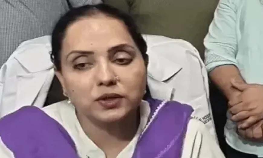 हेल्थ कार्ड से इलाज करने पर अस्पताल का इन्कार,  AAP नेता और विधायक पहुंचीं, बच्चा दूसरी जगह रेफर