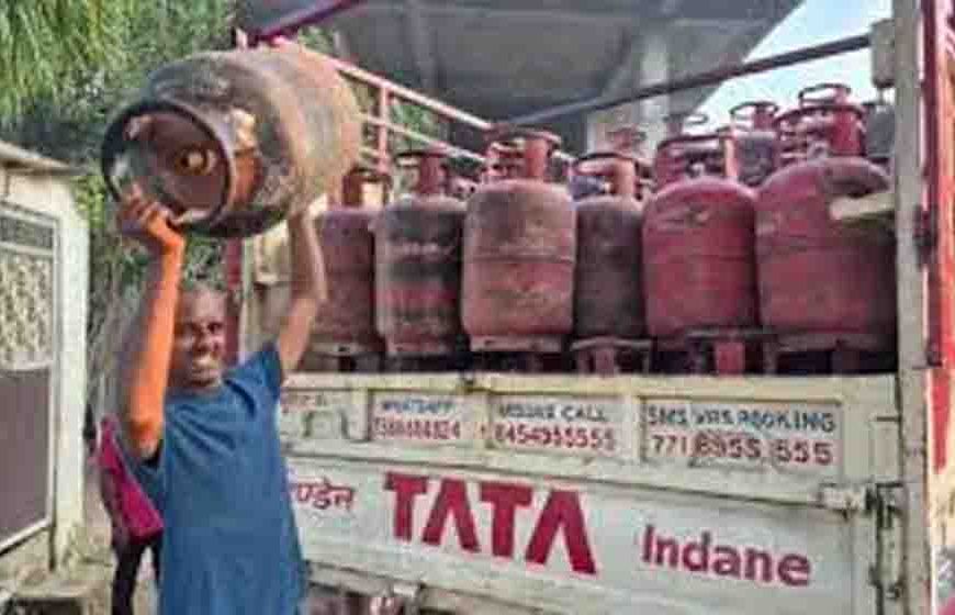 करनाल के 45 क्षेत्रों में 3 जुलाई के बाद नहीं मिलेगा एलपीजी सिलेंडर, पीएनजी कनेक्शन लेना हुआ अनिवार्य