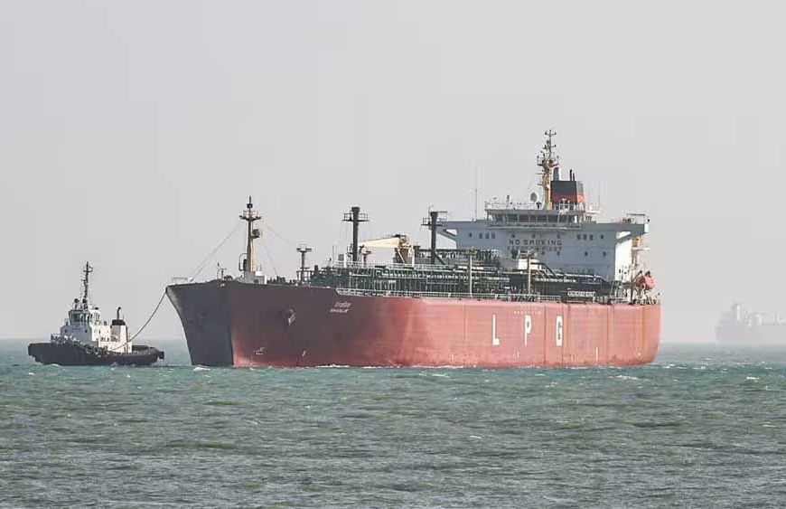 ईरान संकट में भारत की ताकत दिखी: होर्मुज से निकले 8 भारतीय जहाज, चीन के 70 टैंकर फंसे