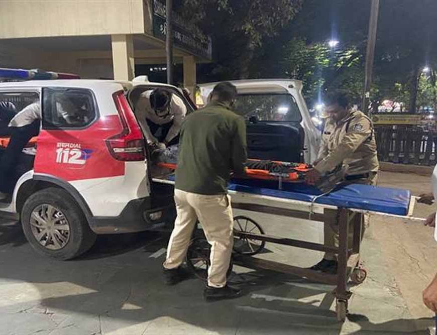 इंदौर के डायल-112 हीरोज रात्रि गश्त के दौरान घायल मिले व्यक्ति को त्वरित सहायता से पहुँचाया अस्पताल