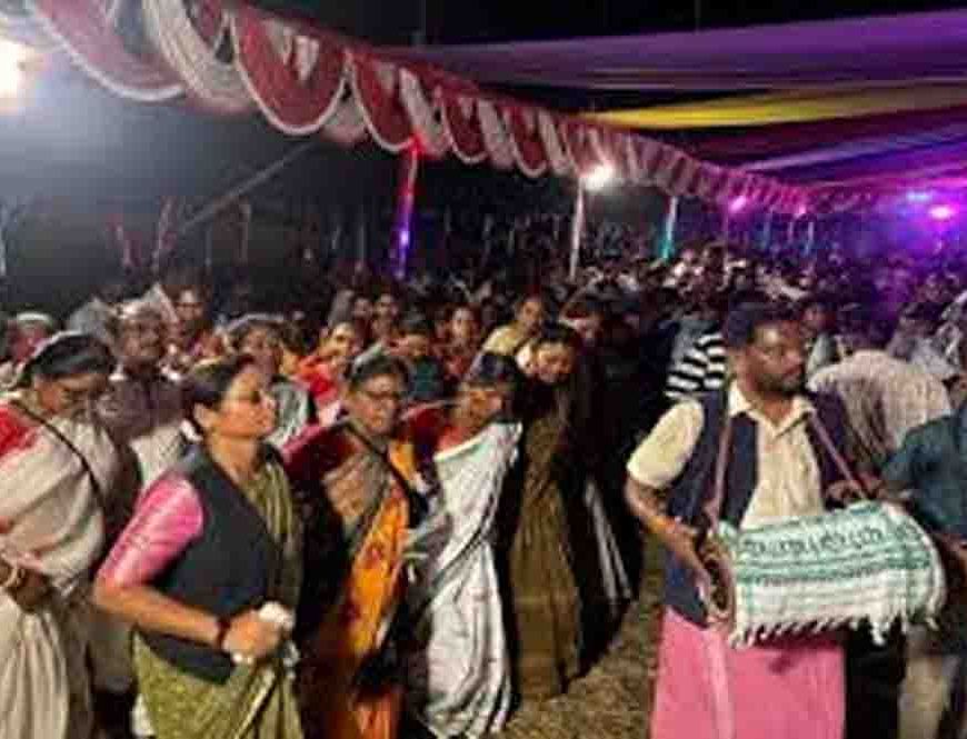 चाईबास,ढोल-नगाड़ों की थाप पर थिरके कदम, नुईया गांव में पारंपरिक हर्षोल्लास के साथ मनाया गया मागे पर्व