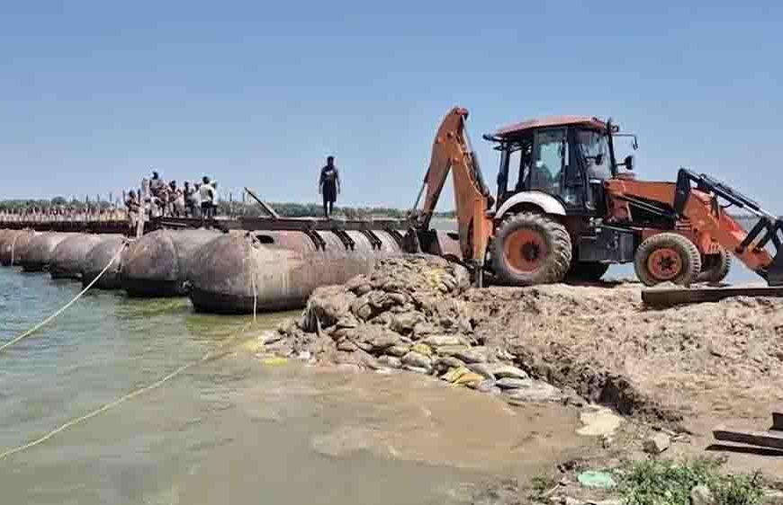 मिर्जापुर में उद्घाटन के 15 दिन बाद ही टूटा गंगा पर बना पीपा पुल, मझवां क्षेत्र का आवागमन ठप