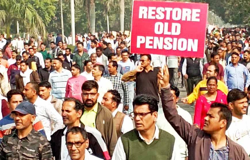 OPS और भत्तों की मांग तेज: हरियाणा कर्मचारियों ने सरकार को वादे याद दिलाए