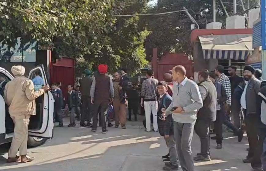 जालंधर में कई स्कूलों को बम से उड़ाने की धमकी, DPS और मेयर वर्ल्ड भी शामिल