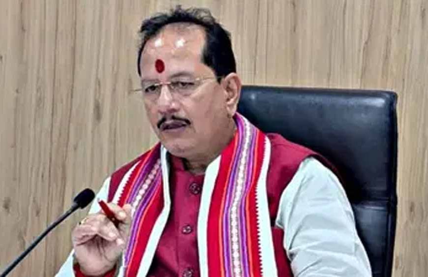 विजय सिन्हा का बयान—'सीएम पद की दौड़ में नहीं, NDA में सभी नेता बराबर'