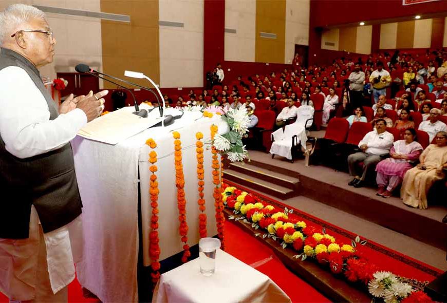 स्वस्थ जीवन का आधार है इन्द्रियों पर नियंत्रण: राज्यपाल पटेल