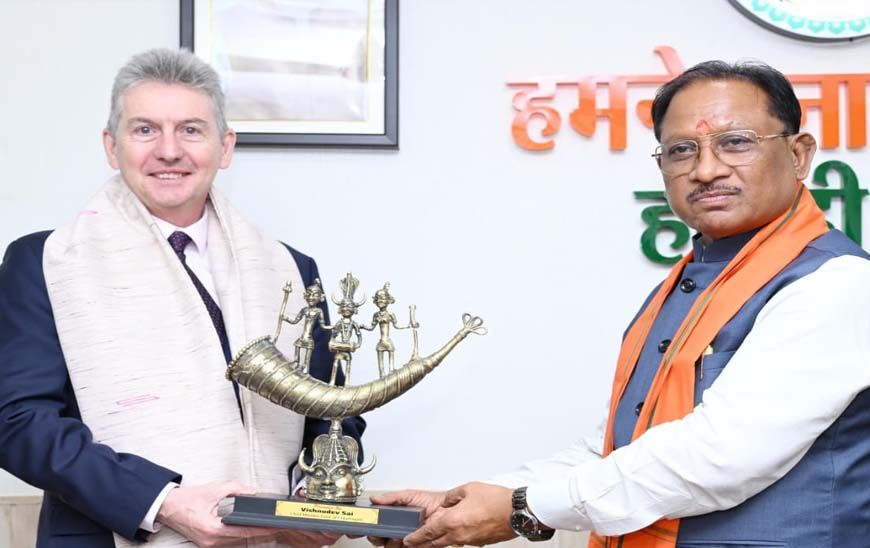 मुख्यमंत्री विष्णु देव साय से आस्ट्रेलिया के महावाणिज्य दूत बर्नार्ड लिंच ने की सौजन्य मुलाकात