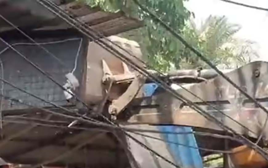 भोपाल में बड़ा तालाब के किनारे चला बुलडोजर, 9 दुकानों को किया जमींदोज, 347 पर होगी कार्रवाई