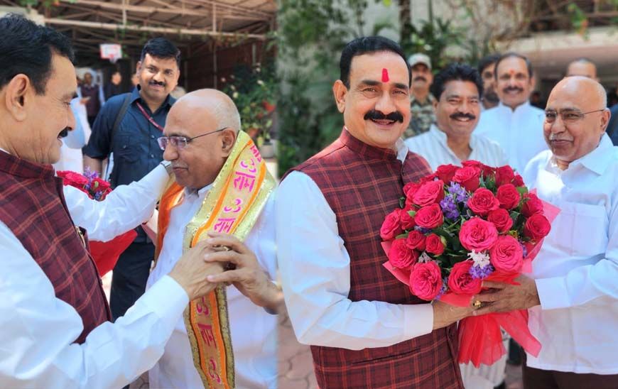 दतिया उपचुनाव पर बढ़ी सरगर्मी, हाईकोर्ट में सुनवाई 15 अप्रैल तक टली, BJP नेताओं की बंद कमरे में बैठक