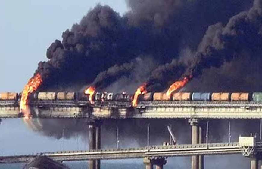 डेडलाइन से पहले ही हमला: Donald Trump की चेतावनी के बीच ईरान के हाईवे-रेलवे पुल बने निशाना, कई शहरों में अटैक