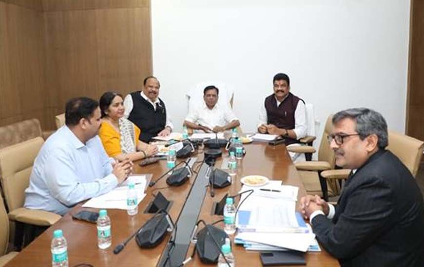 जिला एवं तहसील स्तर पर भी कामर्शियल सिलेंडर की उपलब्धता सुनिश्चित करें