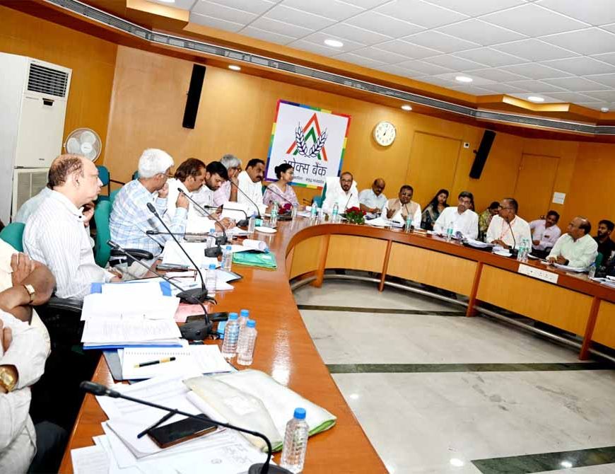 आगामी वित्तीय वर्ष में 10 लाख नये सदस्य बनाने के लक्ष्य पर कार्य करें जिला बैंक के सीईओ - डी.पी.आहूजा, प्रशासक, अपेक्स बैंक