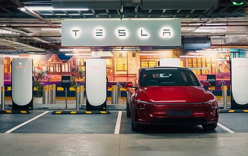 TESLA ने लगाया नया सुपरचार्जर, अब 15 मिनट में चार्ज होगी इलेक्ट्रिक कार