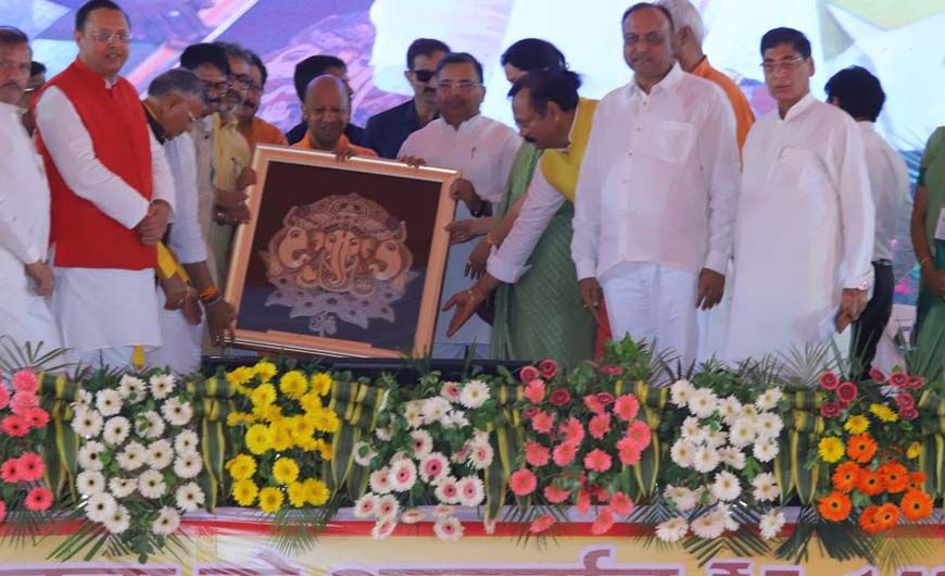 मुख्यमंत्री योगी आदित्यनाथ ने किया 6466.37 करोड़ रुपये की 325 विकास परियोजनाओं का लोकार्पण व शिलान्यास