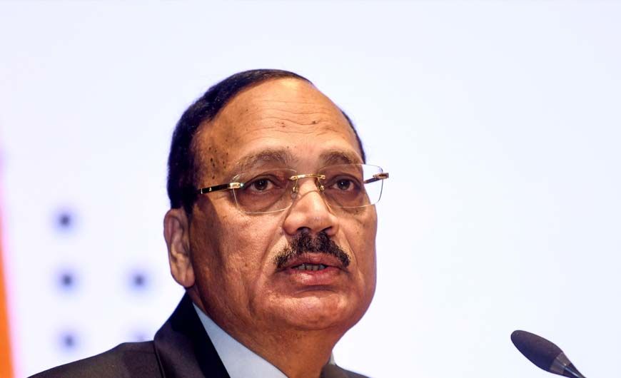 पहली बार मोबाइल लेकर सुप्रीम कोर्ट पहुंचे CJI सूर्यकांत, किसका था मैसेज?