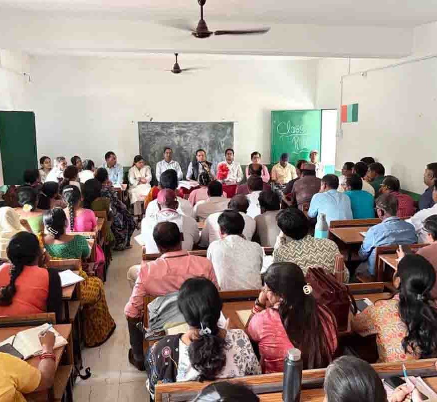 हजारीबाग के 1800 सरकारी स्कूलों में नया सत्र शुरू, गुणवत्तापूर्ण शिक्षा के लिए शिक्षकों को मिले कड़े निर्देश