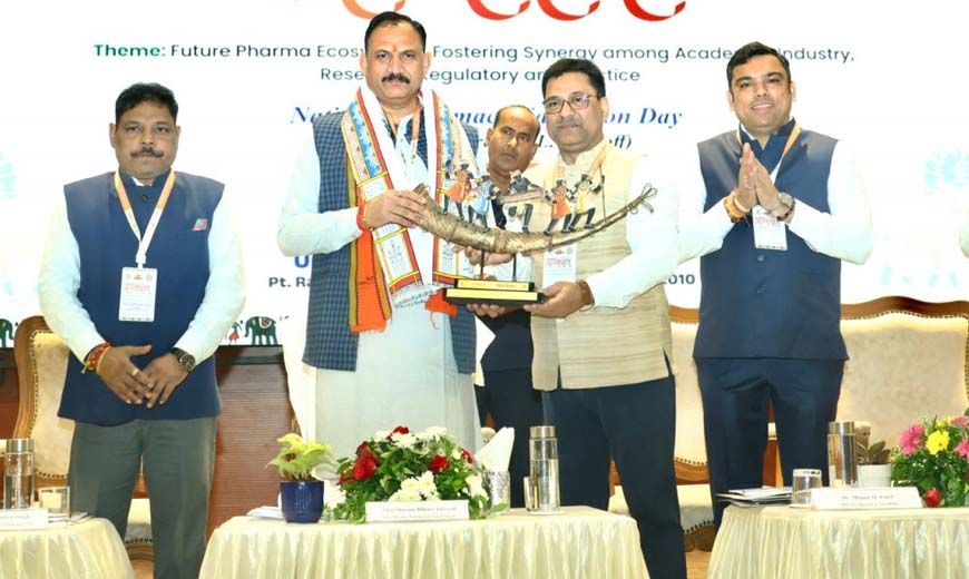 रायपुर : फार्मेसी शिक्षा और शोध से बदलेगी स्वास्थ्य व्यवस्था: स्वास्थ्य मंत्री जायसवाल