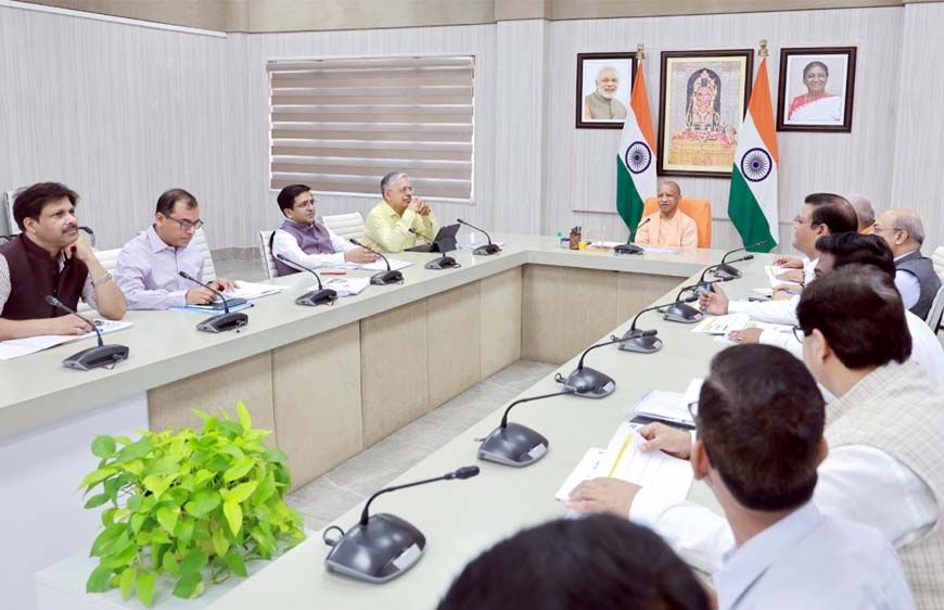 बुनकरों की आय, सम्मान और स्थायित्व सुनिश्चित करना प्राथमिकता: मुख्यमंत्री योगी आदित्यनाथ