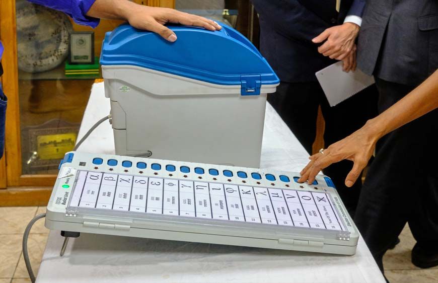 चुनावी इतिहास में पहली बार, उम्मीदवार के सामने होगी EVM की जांच; हाई कोर्ट का बड़ा आदेश