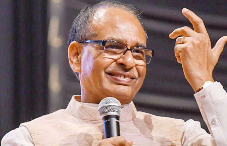 यूरिया, डीएपी की कीमत बढ़ाने पर शिवराज सिंह चौहान का बड़ा ऐलान, किसानों को मिलेगा रिकॉर्ड चेक