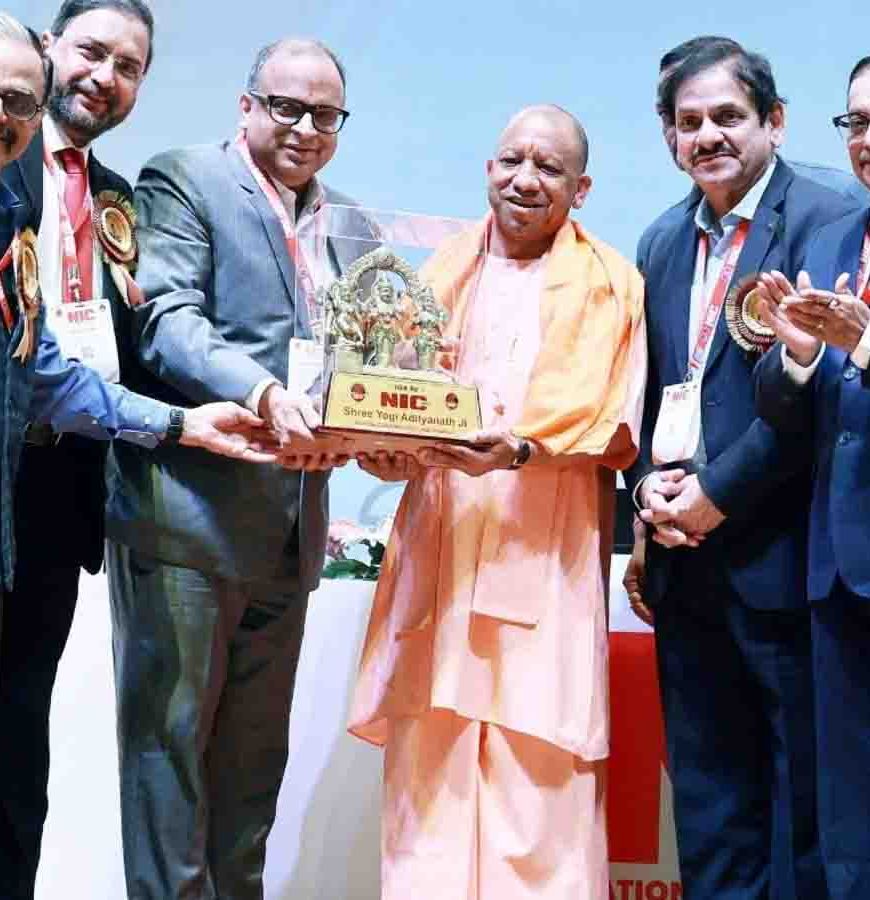 सीएम योगी, स्मार्टफोन की लत बनी बीमारी, हार्ट अटैक का बढ़ा खतरा