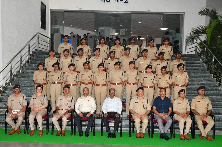निष्पक्षता, ईमानदारी एवं संवेदनशीलता ही पुलिस अधिकारी की पहचान : पुलिस महानिदेशक मकवाणा
