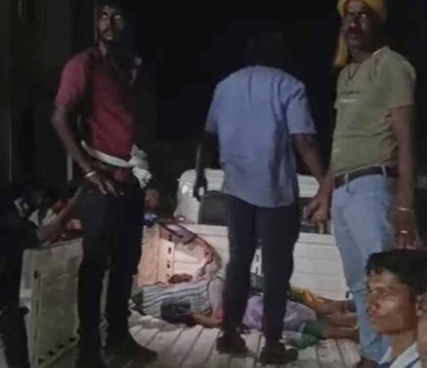 कटिहार में भीषण सड़क हादसा: बस-पिकअप टक्कर में 8 की मौत, 24 घायल