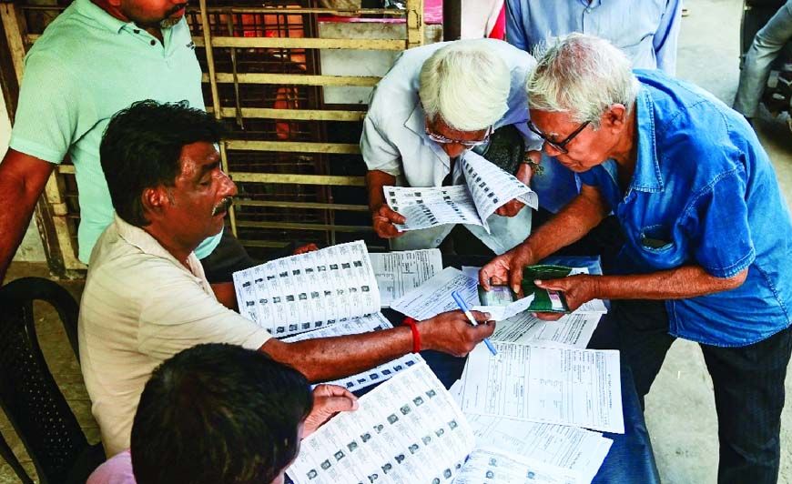 SIR वोटर लिस्ट अपडेट: 12 राज्यों में 6.08 करोड़ नाम हटे, यूपी और बंगाल में सबसे बड़ा बदलाव