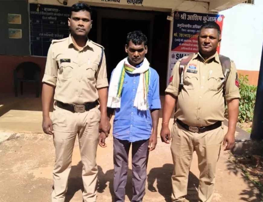 13 साल से फरार नक्सली मुन्ना गिरफ्तार: झारखंड पुलिस को बड़ी सफलता