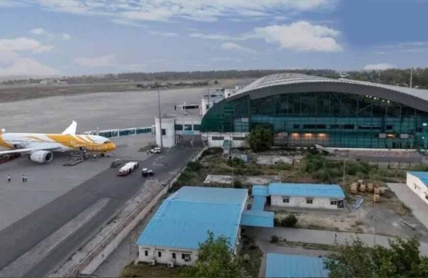 अमृतसर एयरपोर्ट पर सख्ती: बर्ड-हिट रोकने और अवैध निर्माणों पर कार्रवाई तेज