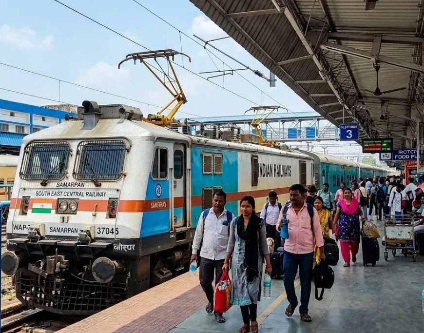 महाराष्ट्र से बंगाल तक 11 स्पेशल ट्रेनें, 1.5 लाख यात्रियों को कंफर्म सीट की बड़ी राहत