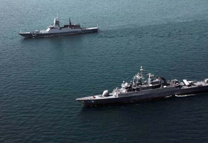 अब 'वॉटर वॉर': अमेरिका ईरान को चार इलाकों से चोक करेगा, खर्ग और बंदर अब्बास पर होगी तंगाई