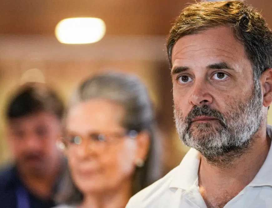 कांग्रेस में राहुल गांधी को हटाने की बात, महाराष्ट्र CM ने किया बड़ा खुलासा