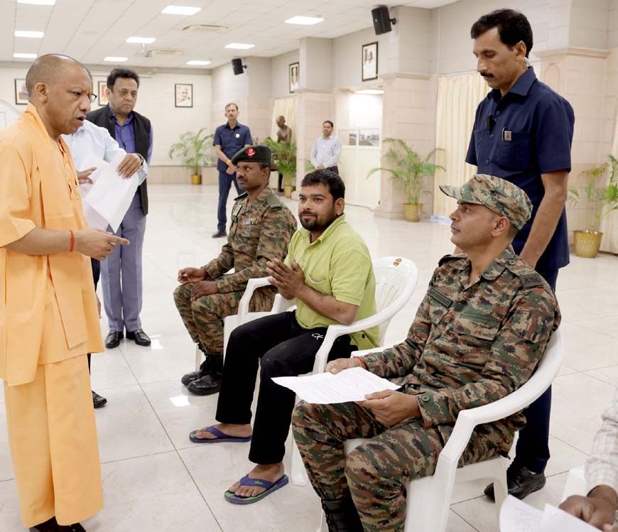 जनता दर्शन -मुख्यमंत्री ने की भावनात्मक अपील- परिवार सबसे बड़ी पूंजी, मिल-बैठकर हल करें पारिवारिक समस्याएं