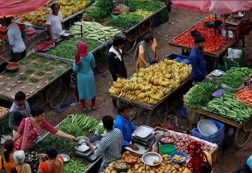 Retail Inflation: महंगाई पर झटका, रिटेल महंगाई में बढ़ोतरी, खाने-पीने की चीजें बनी वजह