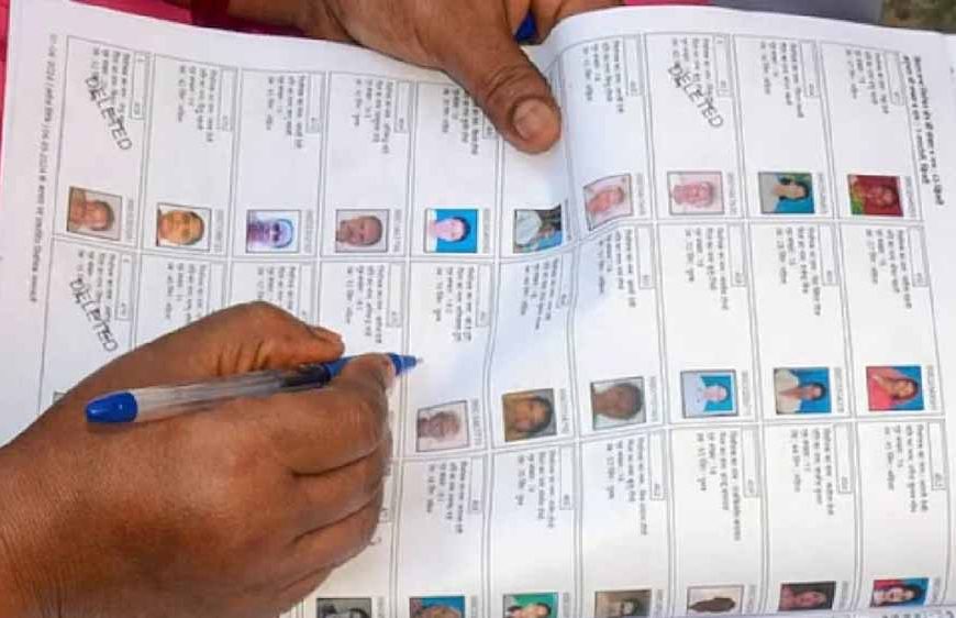 योगी के गढ़ से लेकर लखनऊ तक वोट घटे, चुनावी गणित पूरी तरह बदलने के संकेत