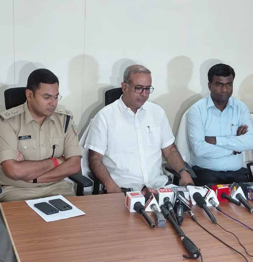 झारखंड में सॉल्वर गैंग का भंडाफोड़, 10 लाख में परीक्षा पास कराने की डील