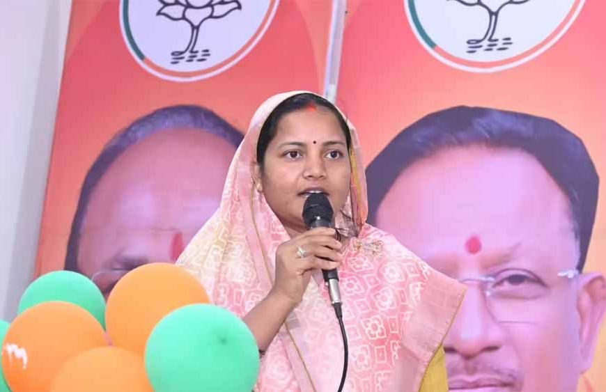 साड़ी गुणवत्ता पर सरकार सख्त, मंत्री राजवाड़े के निर्देश पर जांच तेज