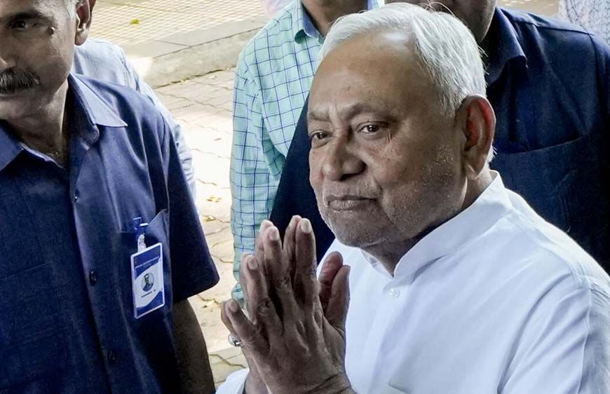 नीतीश कुमार: 21 साल में 10 बार सीएम, 6 बार दिया इस्तीफा