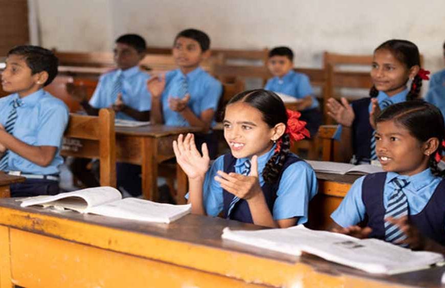 हरियाणा के स्कूलों में बड़ा बदलाव: टाटपट्टी की जगह ड्यूल डेस्क, 200 करोड़ रुपये जारी