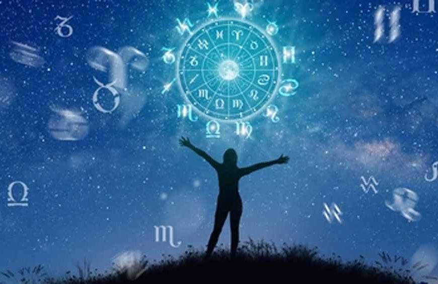 शुक्र गोचर 2026: बनेगा मालव्य और शुक्रादित्य राजयोग, इन राशियों को फायदा